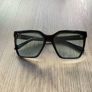 quay australia level up black silver square brow bar statement sunglasses new